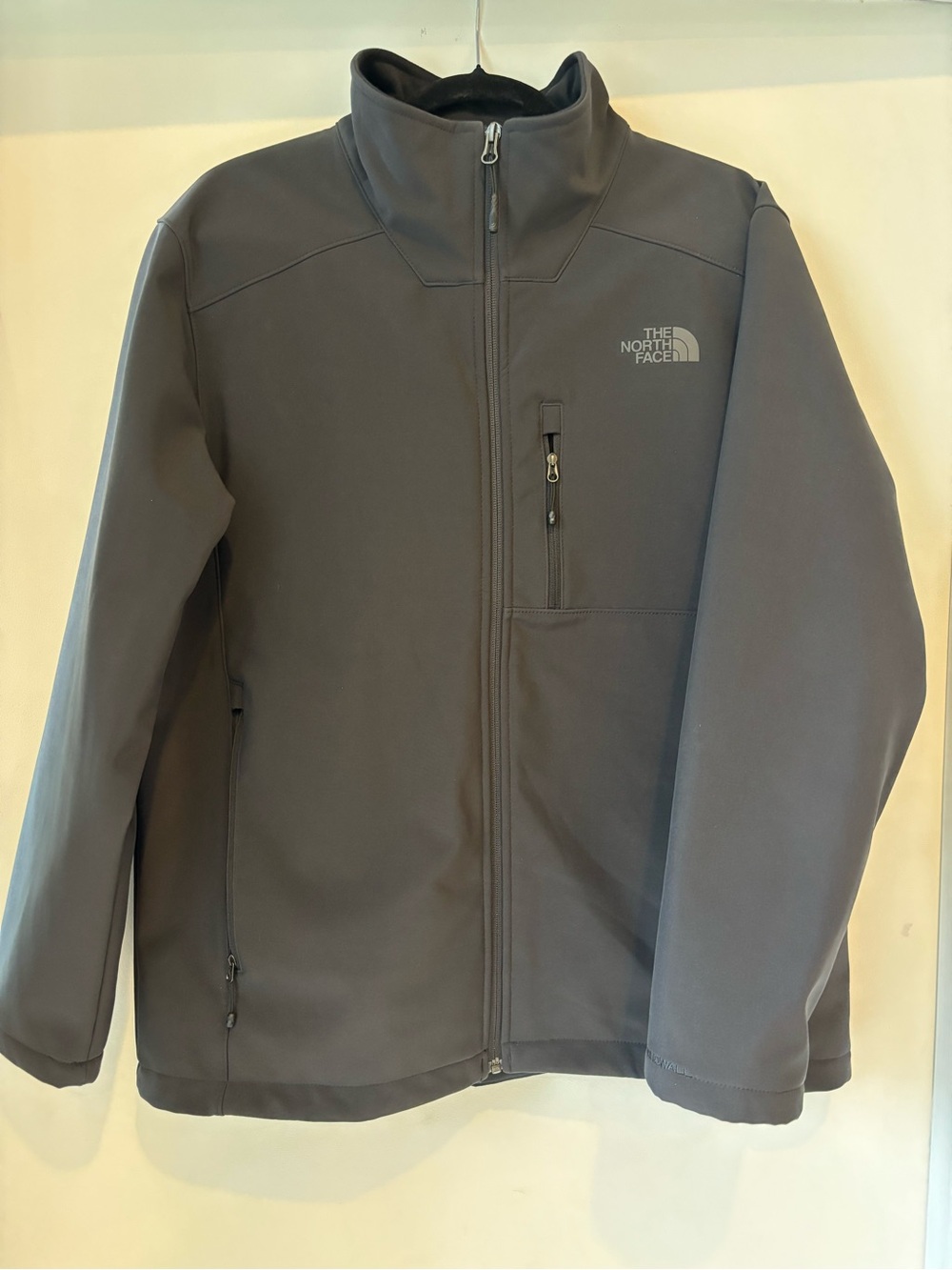 The North Face Men's Black Lightweight Softshell Fleece Lined Jacket Windwall
